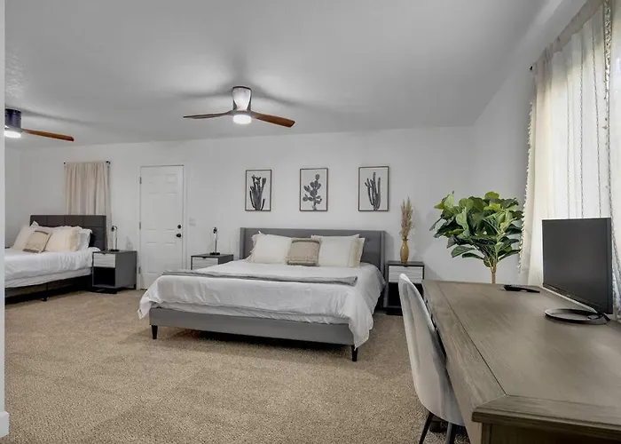 Holiday home Huge Golf Course Family Home-free Heated Pool-theater-gym Tempe