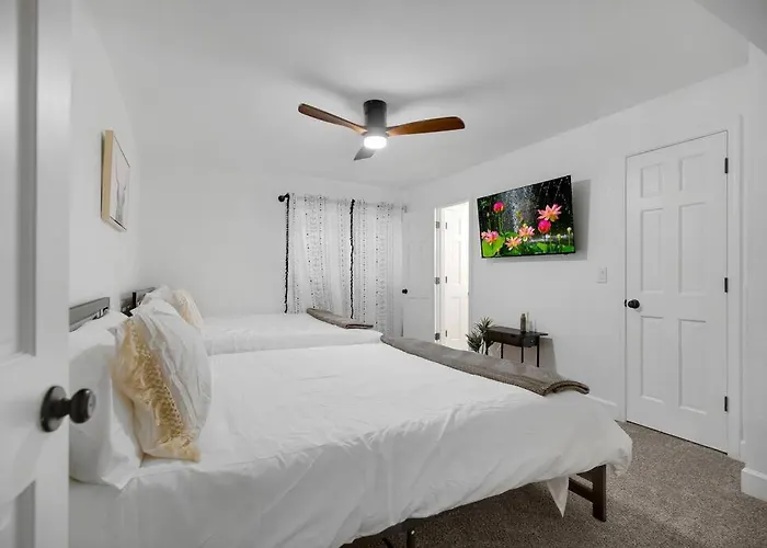 Huge Golf Course Family Home-free Heated Pool-theater-gym Tempe