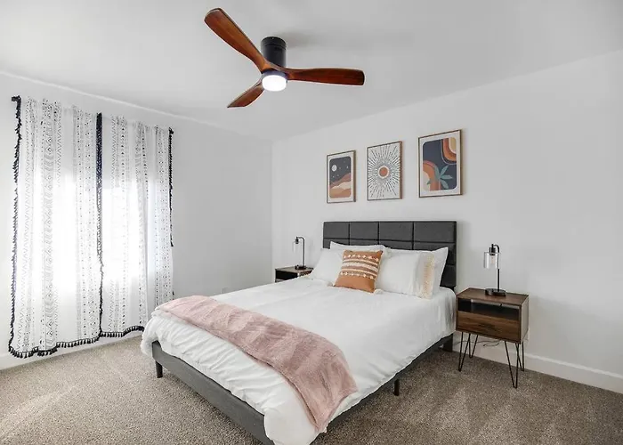 Huge Golf Course Family Home-free Heated Pool-theater-gym * Tempe
