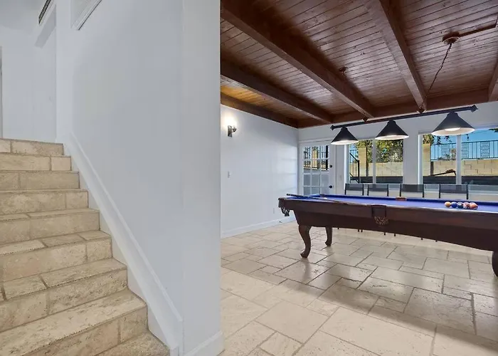 Huge Golf Course Family Home-free Heated Pool-theater-gym Holiday home
