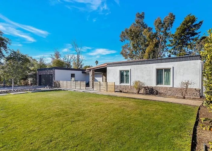 Huge Golf Course Family Home-free Heated Pool-theater-gym