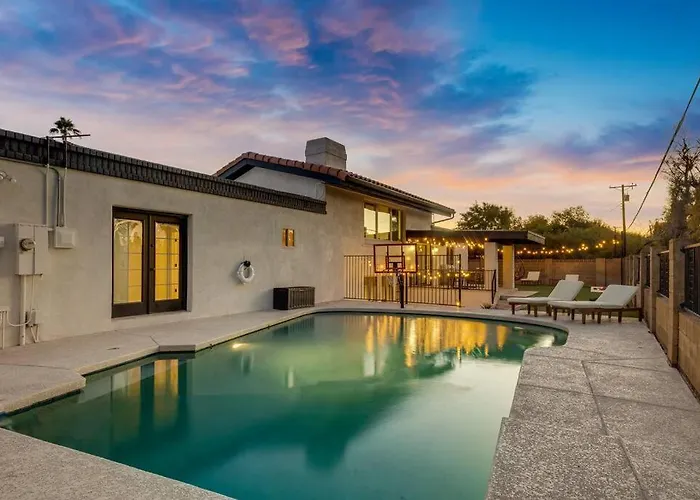 Holiday home Huge Golf Course Family Home-free Heated Pool-theater-gym *